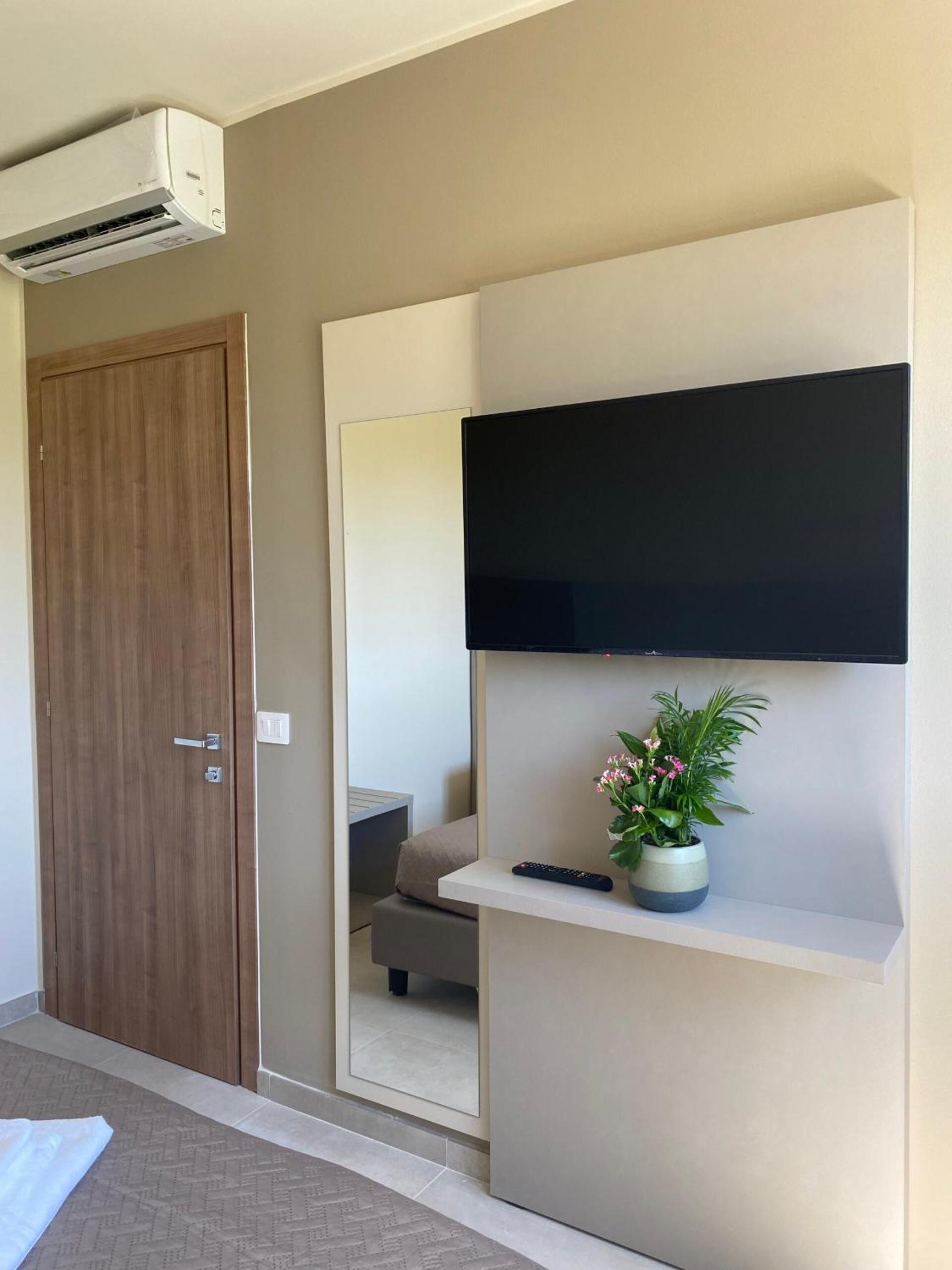 Residence Montefeltro Pesaro - Il Lupo Affitta