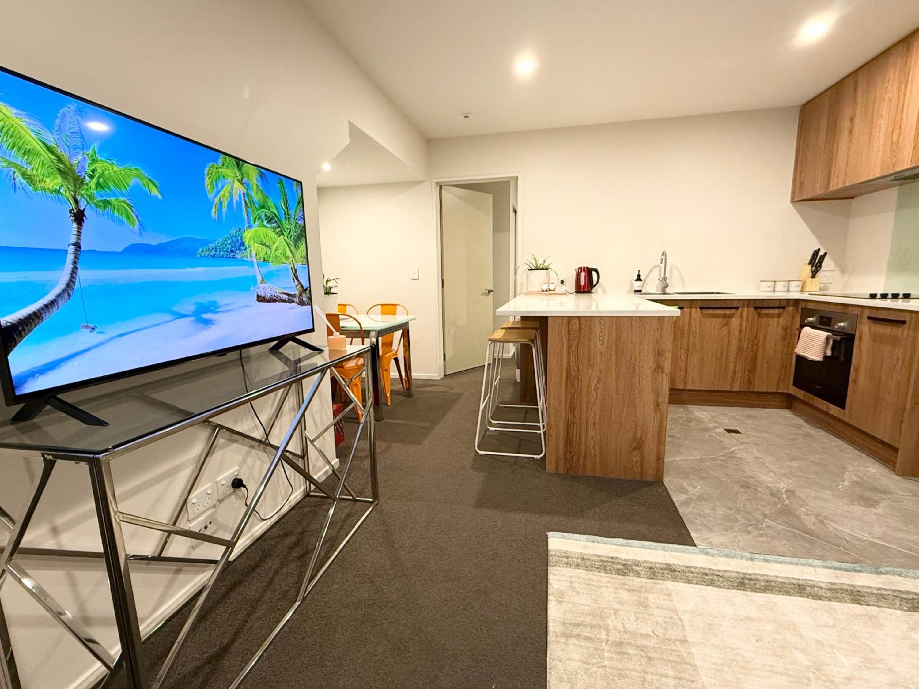 3BRM 3 Bathroom Central townhouse free car park view 5