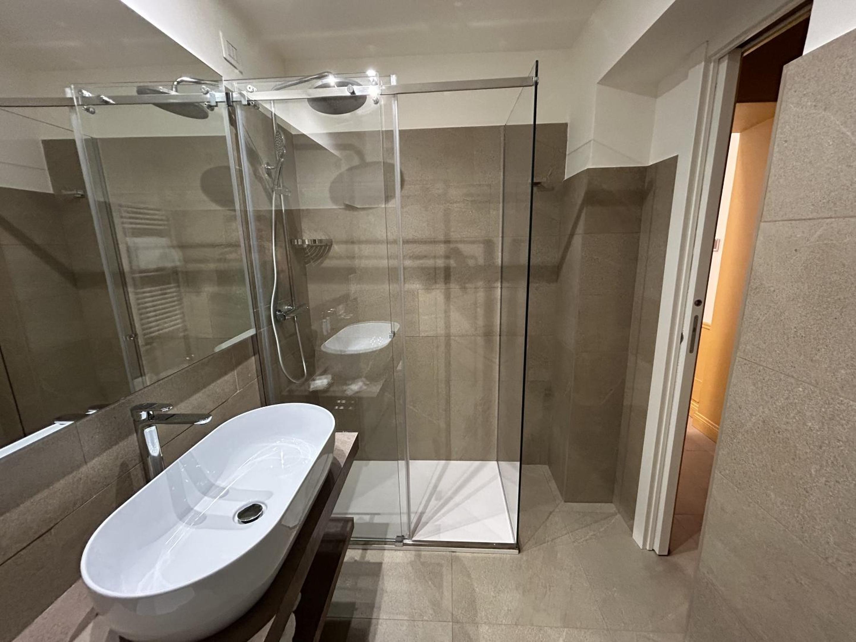 Astom Suites