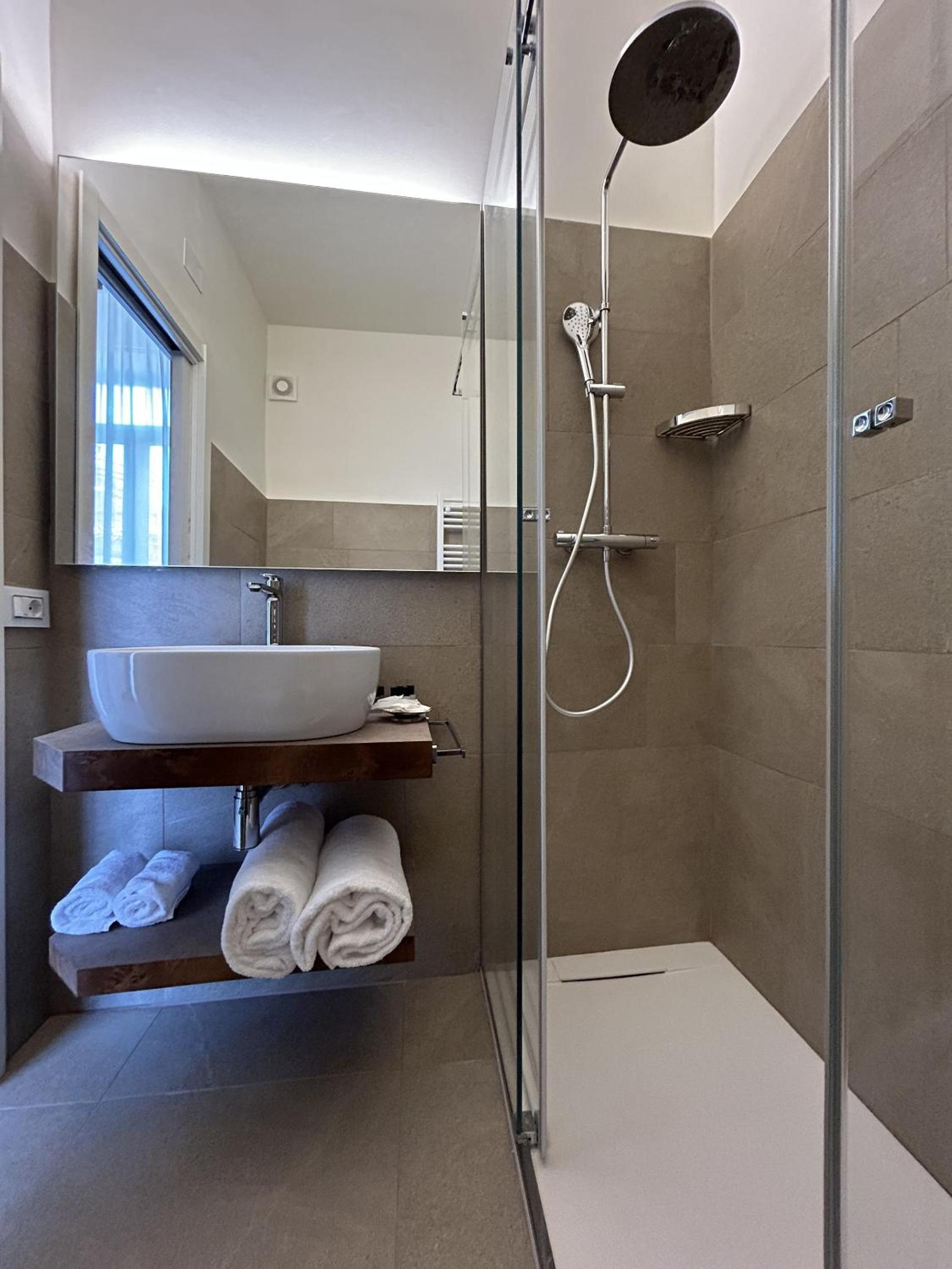 Astom Suites