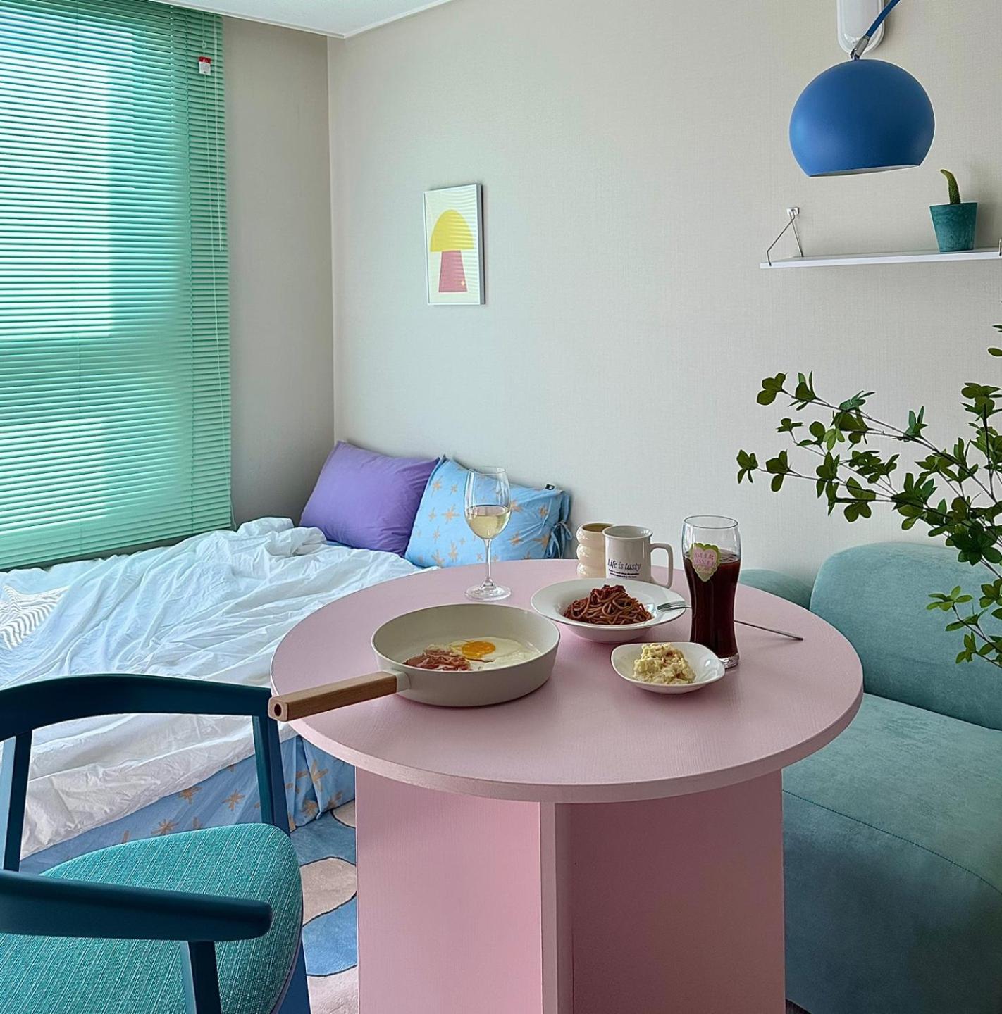 hotel room