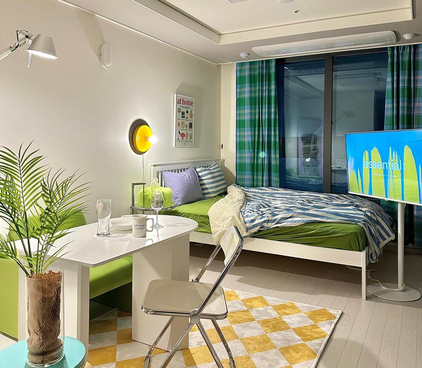 hotel room