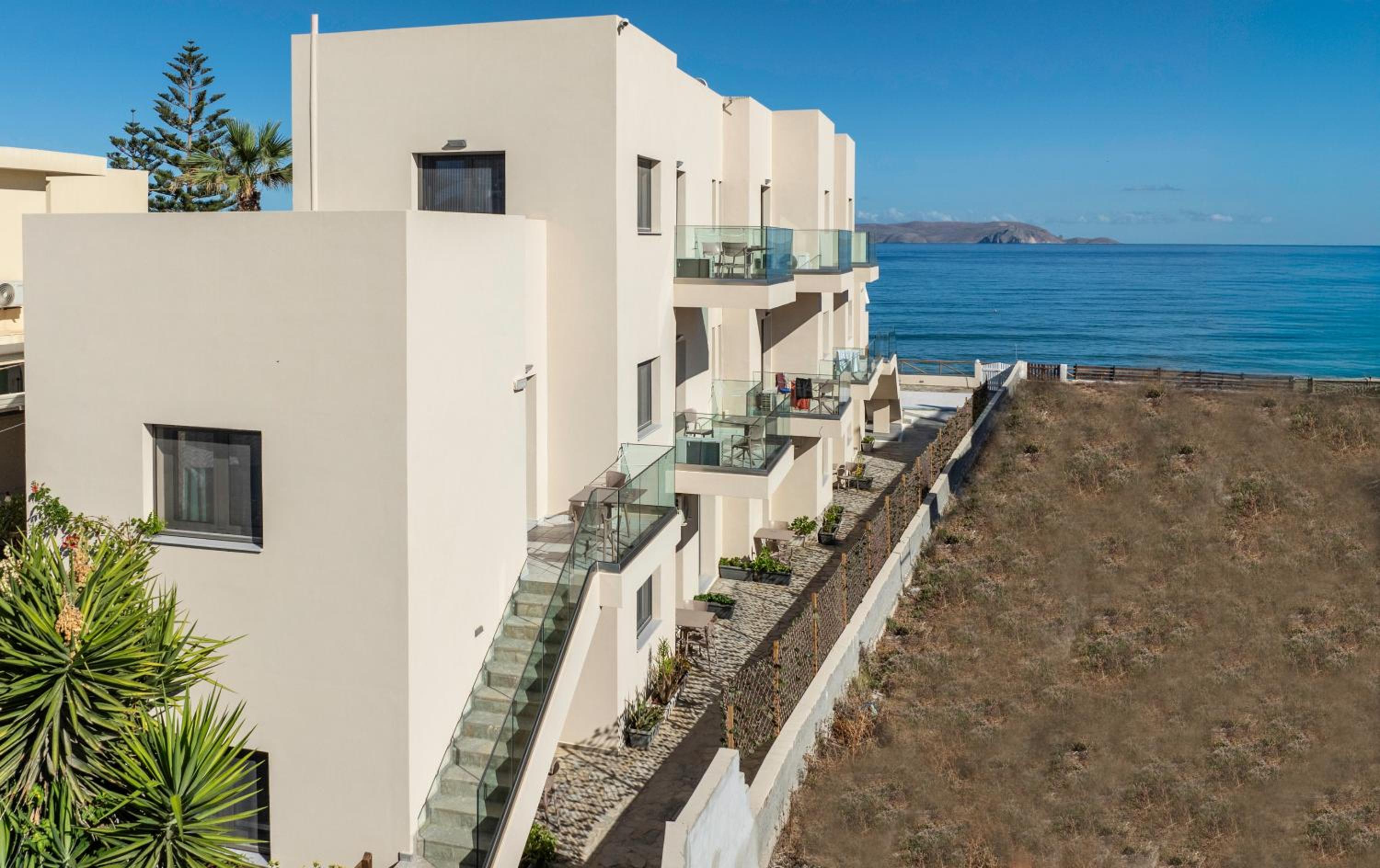 Hotel Almare Beach Hotel - Image 1