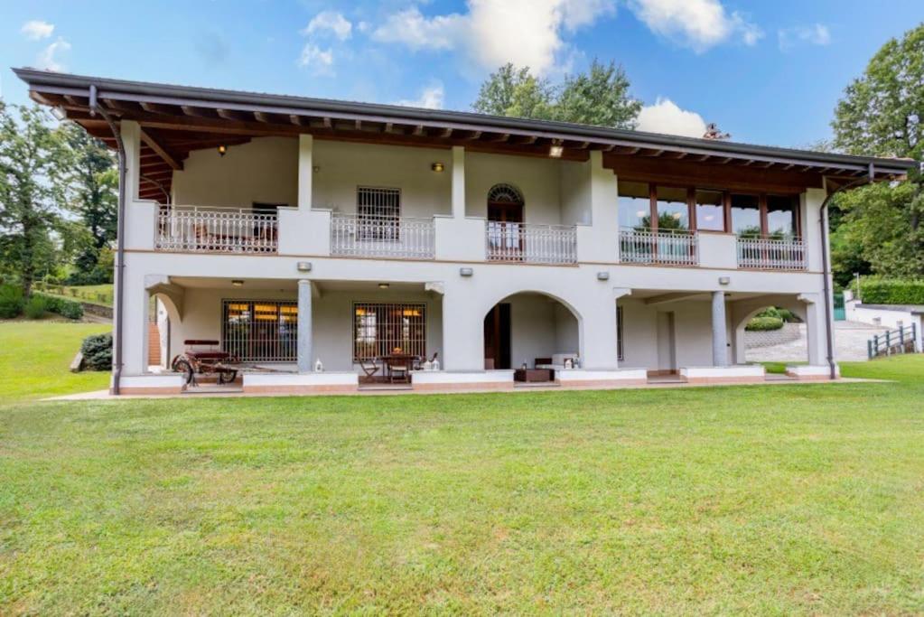 Paradise Lodge - Capitol Lifestyle Villas view 4