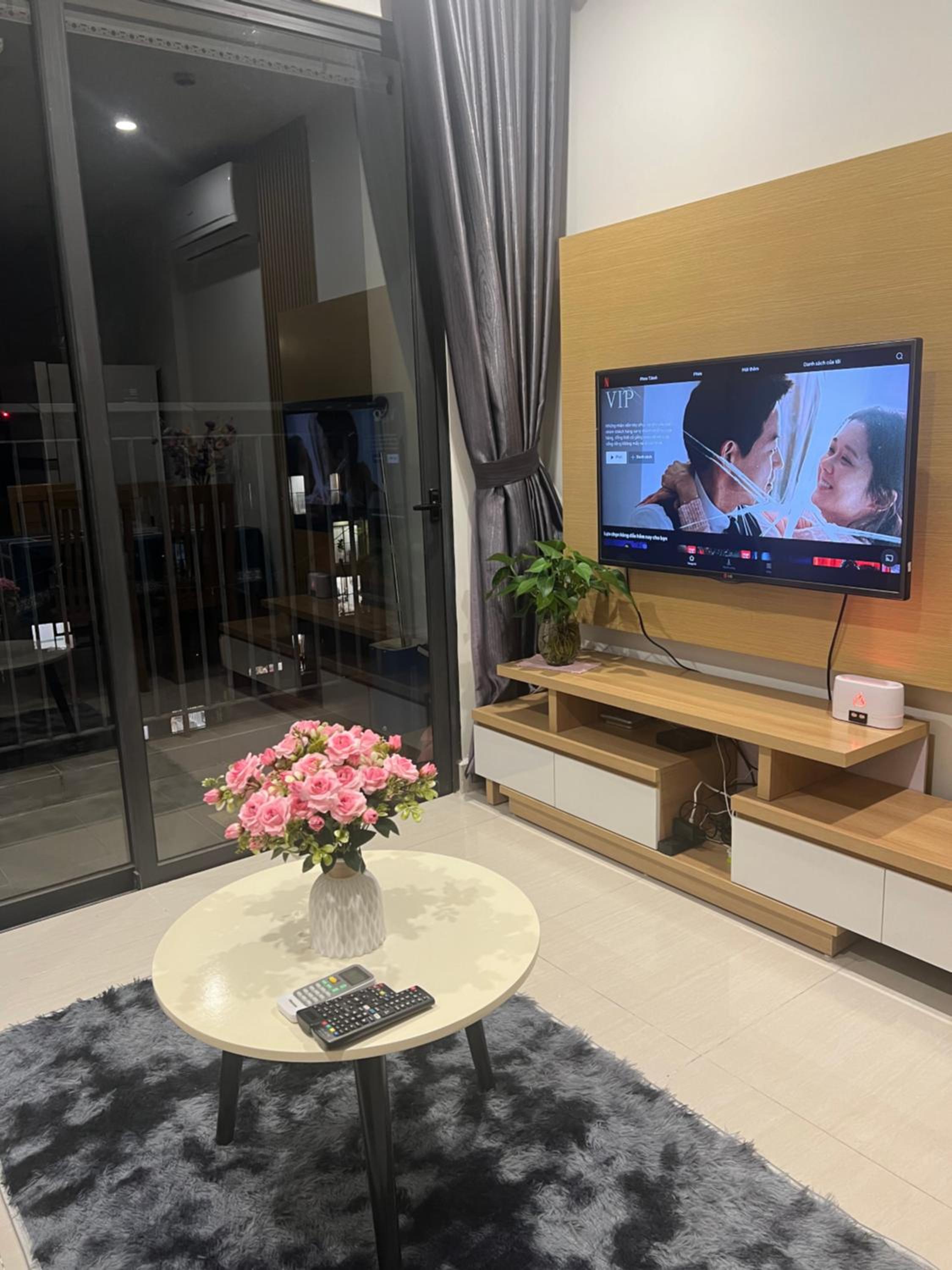 KKHomestay S102 Vinhomes Ocean Park - Book with us, and we will never cancel your booking on our end