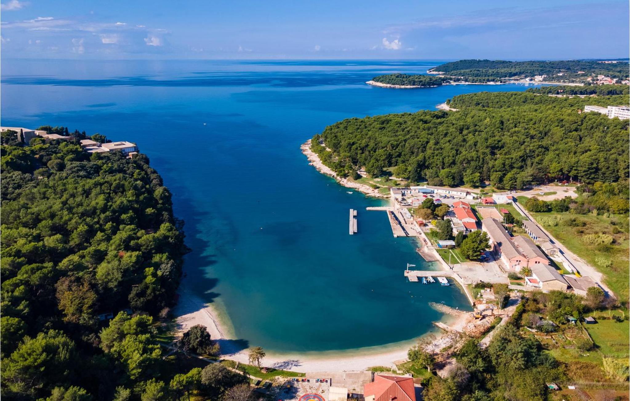 2 Bedroom Gorgeous Apartment In Pula view 4