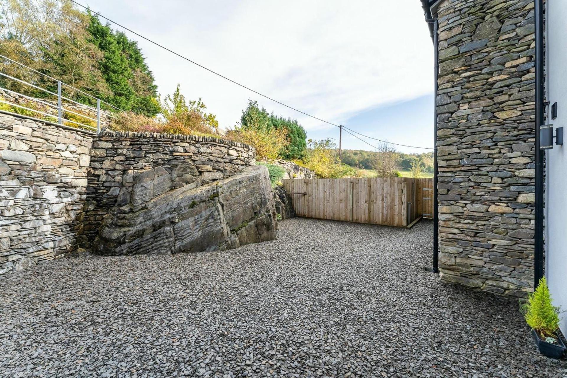 Lakes Cottage