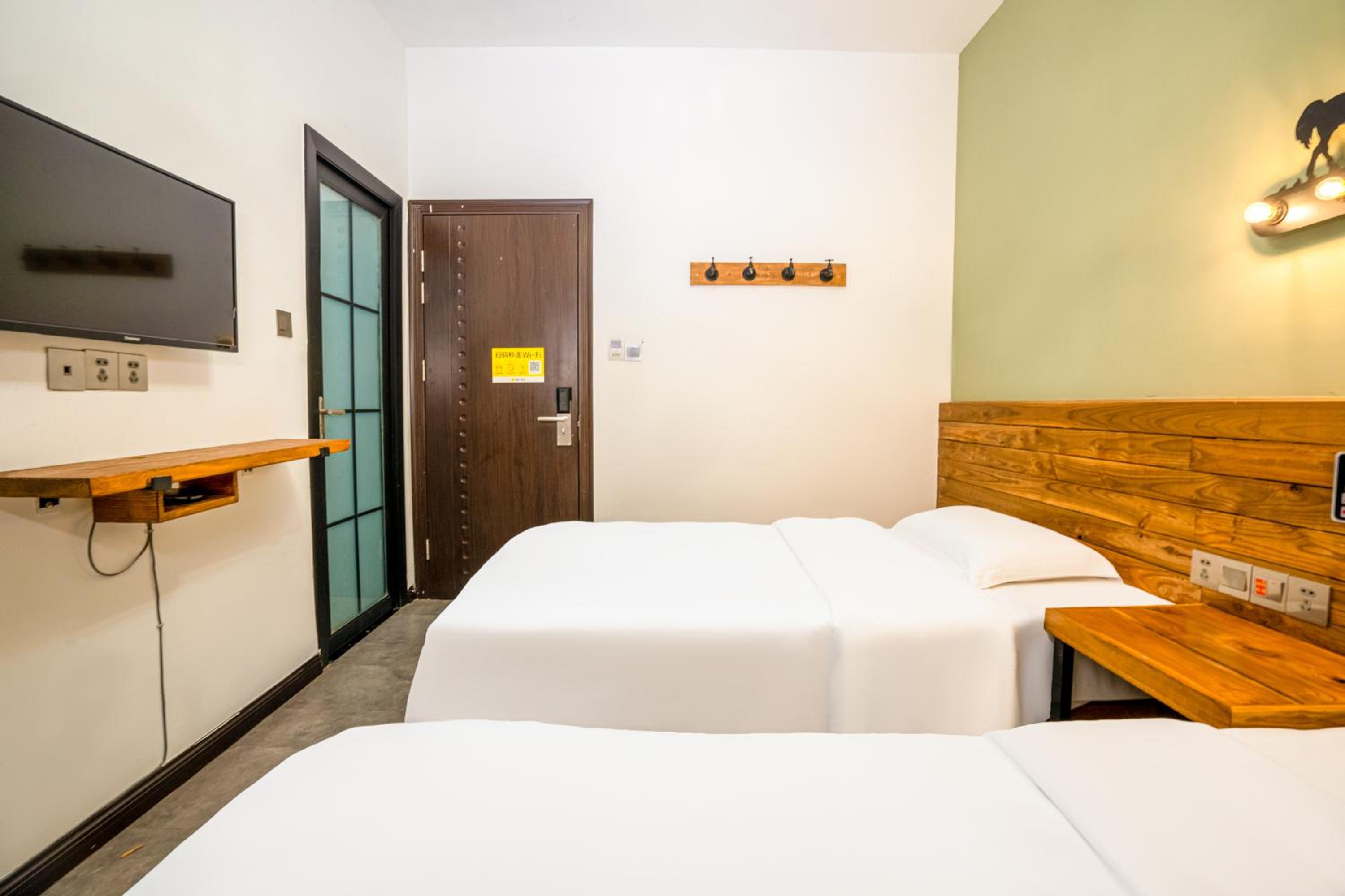 Tianmenshan Loft Art Inn