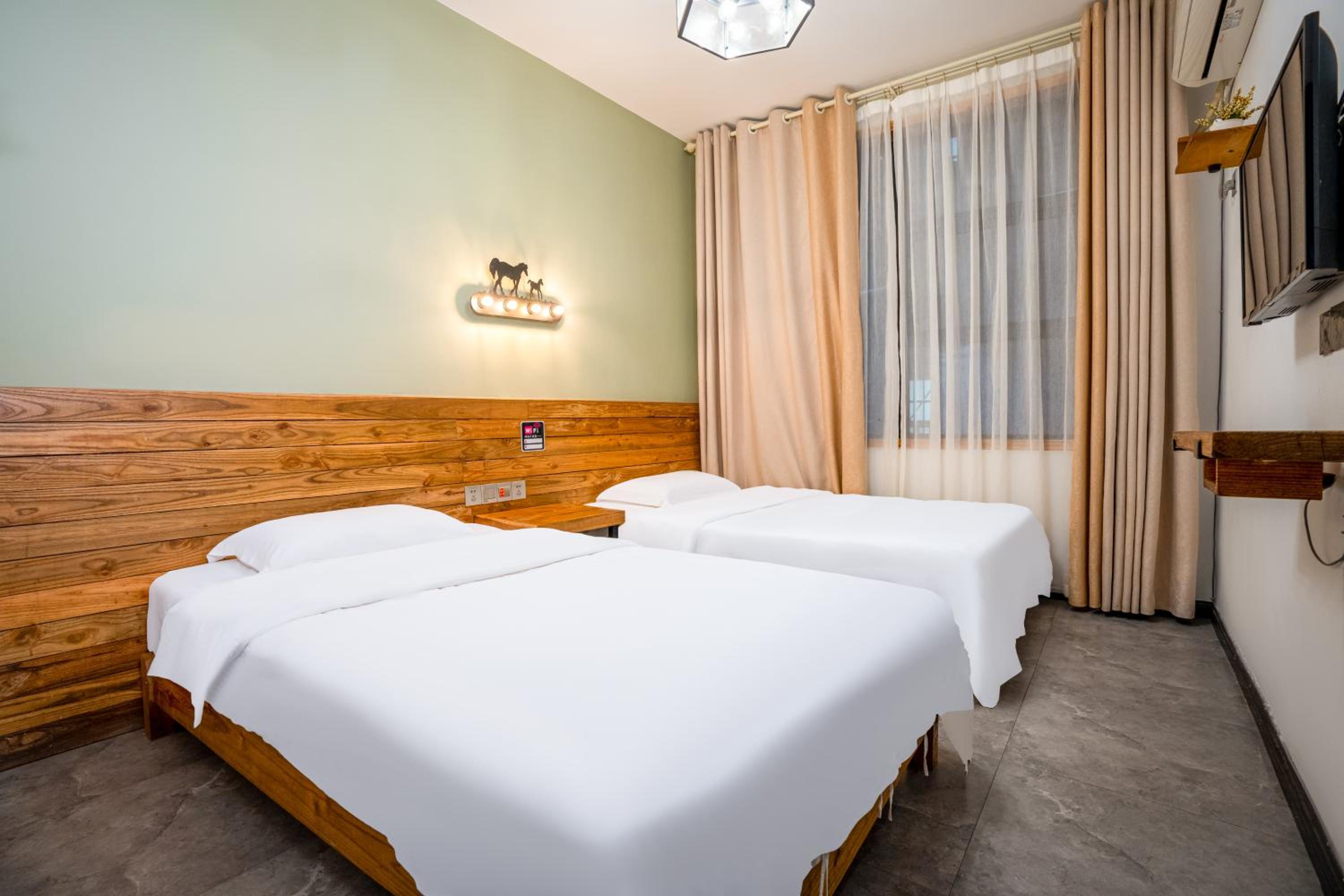 Tianmenshan Loft Art Inn