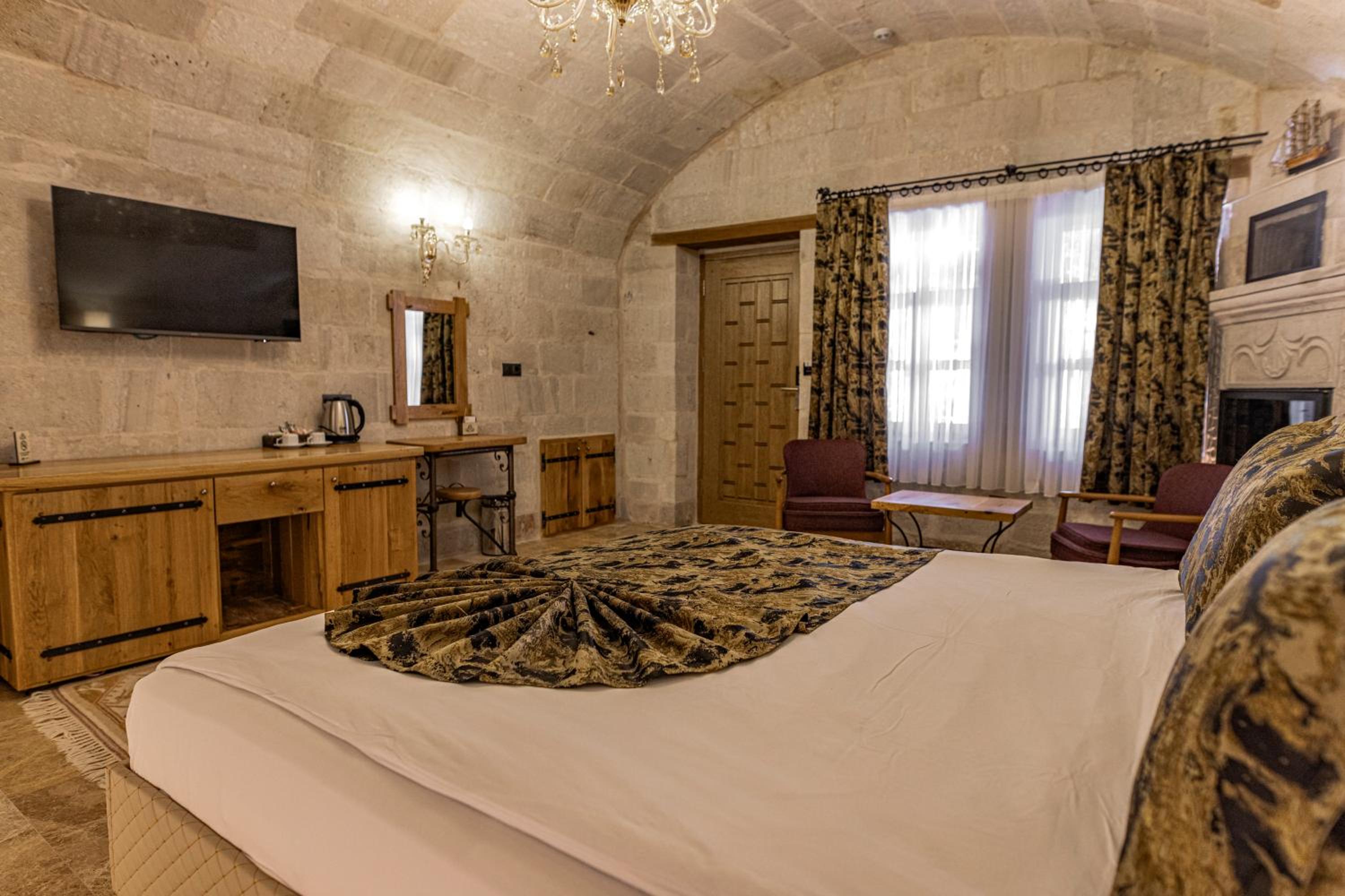 The Dorm Cave By Travellers becomes The Dorm Cave Yurt. - Image 36