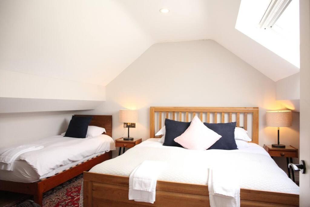 Luxury Large Group Accommodation with Hot Tub view 4