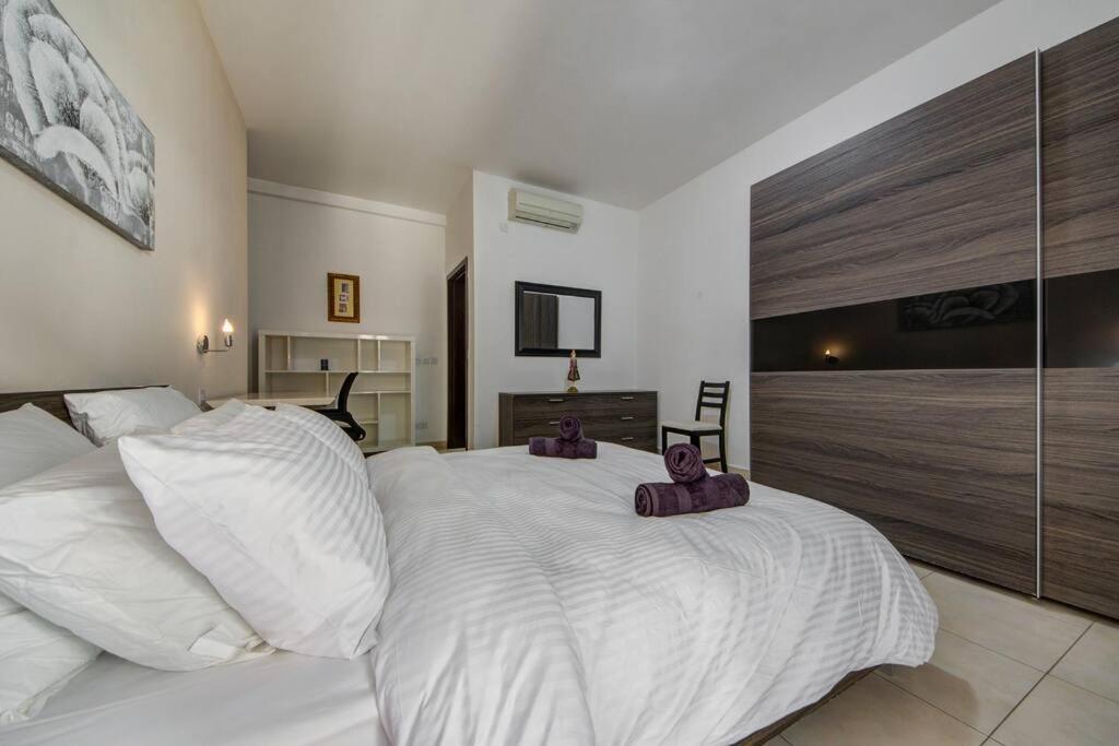 Modern Apt in Luxury Complex St Julians photo 4