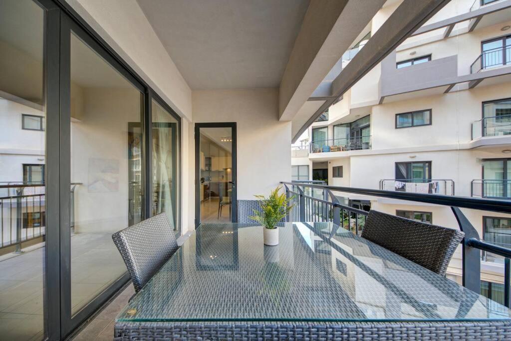 Modern Apt in Luxury Complex St Julians photo 5