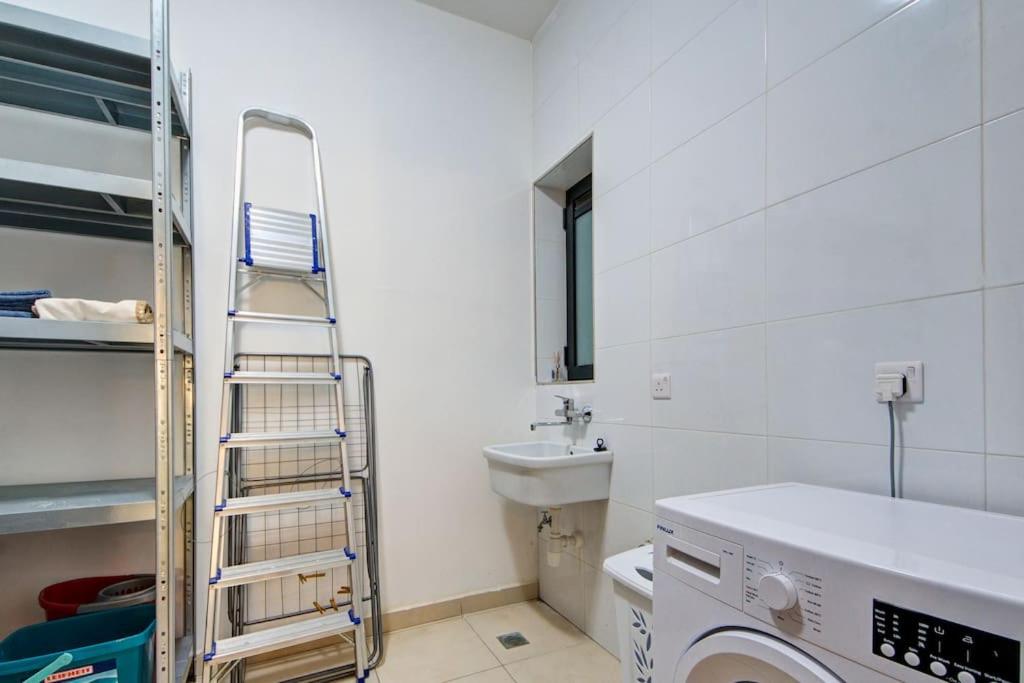 Modern Apt in Luxury Complex St Julians photo 4