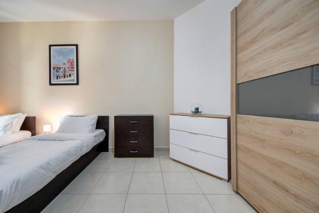 Modern Apt in Luxury Complex St Julians photo 5