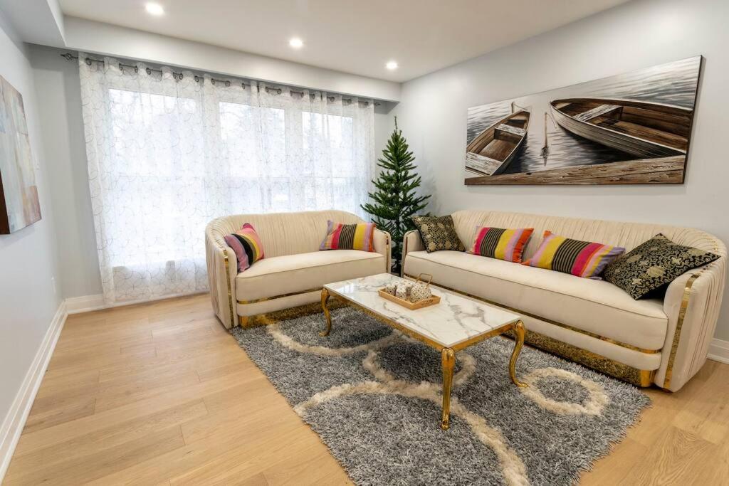 Cozy 5 bedroom house Scarborough