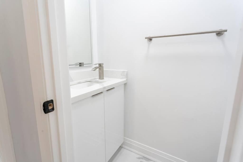 Cozy 5 bedroom house Scarborough