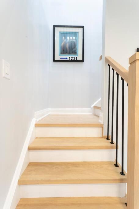 Cozy 5 bedroom house Scarborough