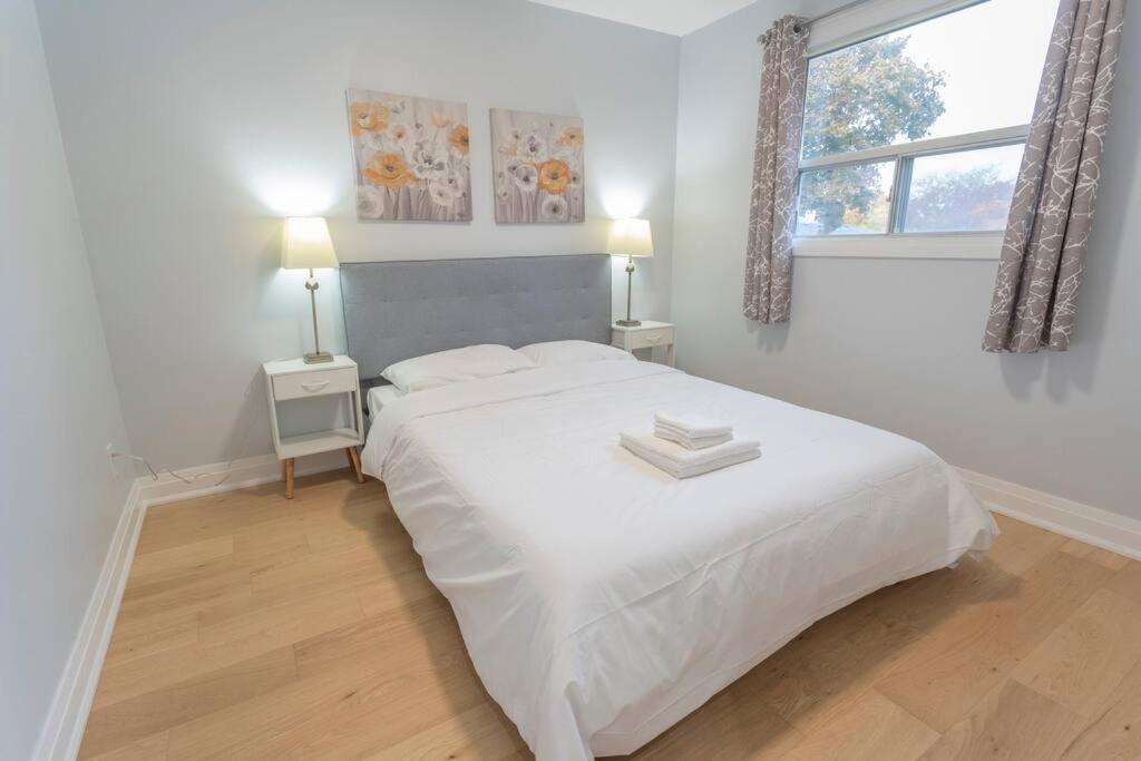 Cozy 5 bedroom house Scarborough