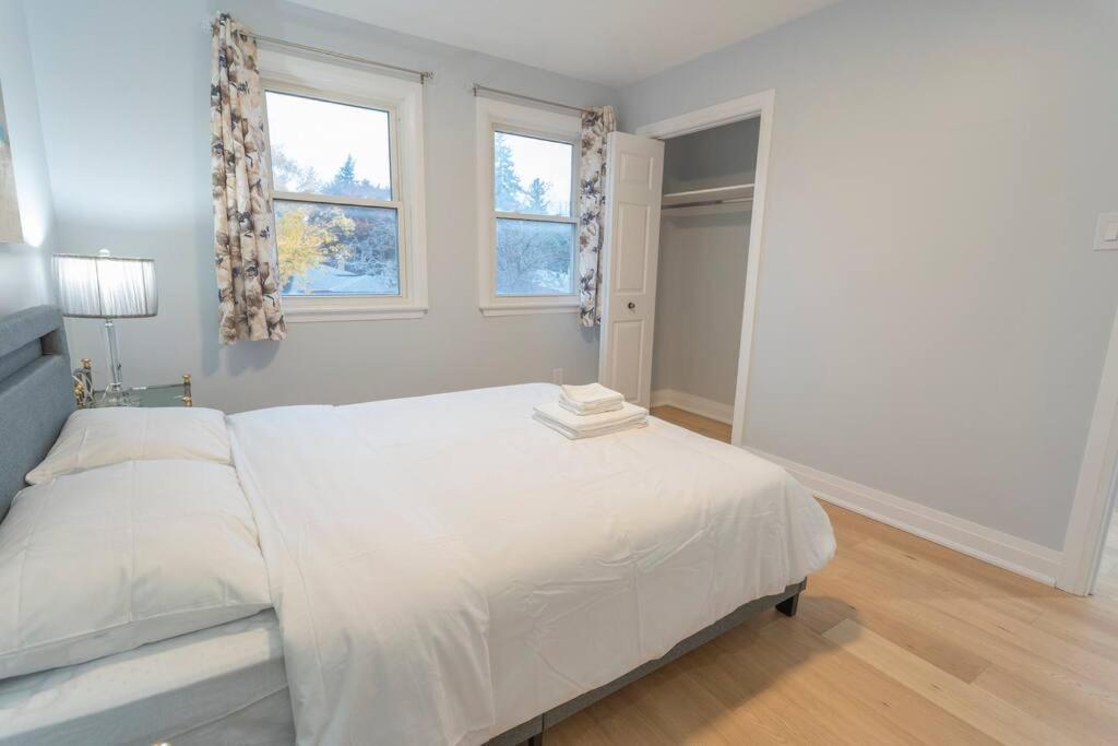Cozy 5 bedroom house Scarborough