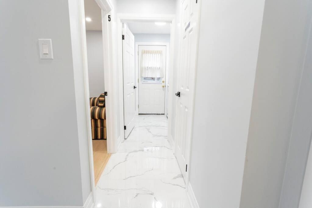 Cozy 5 bedroom house Scarborough