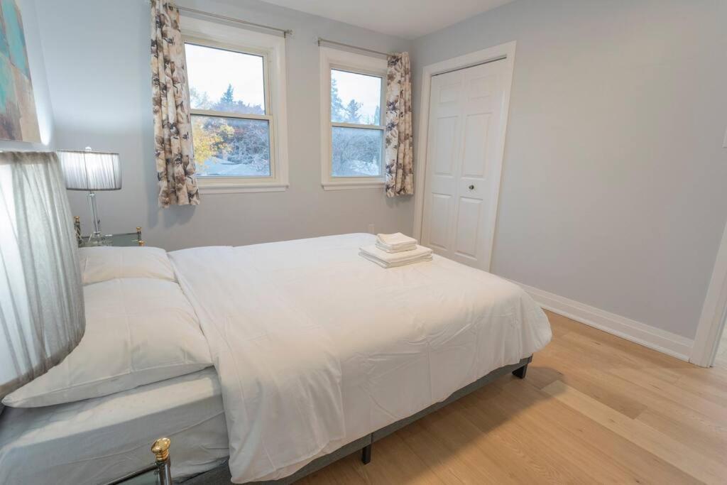 Cozy 5 bedroom house Scarborough