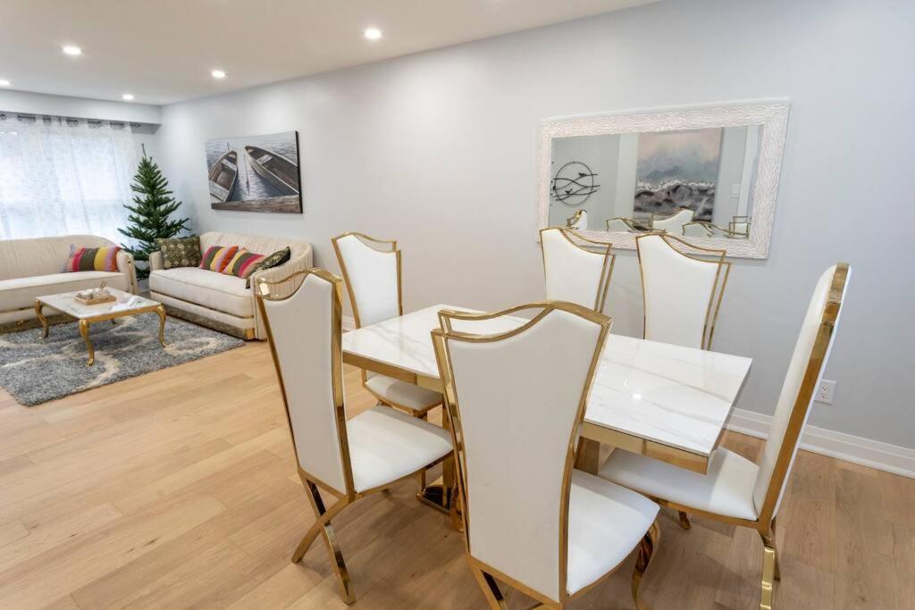 Cozy 5 bedroom house Scarborough