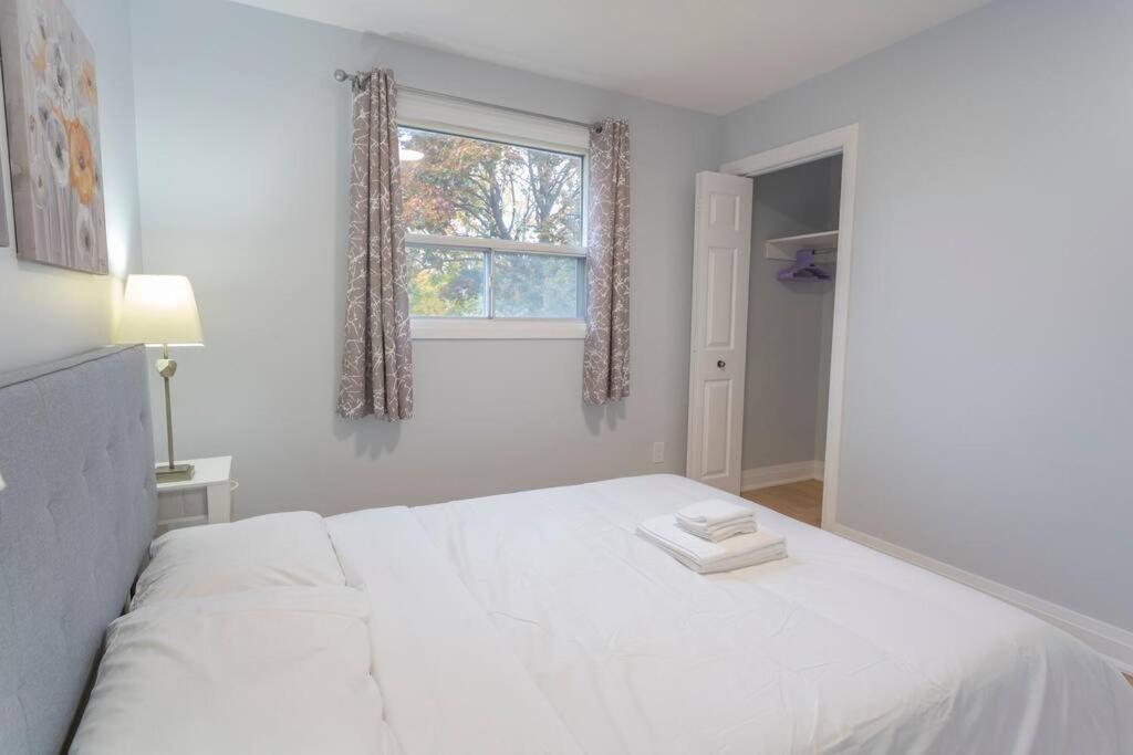 Cozy 5 bedroom house Scarborough