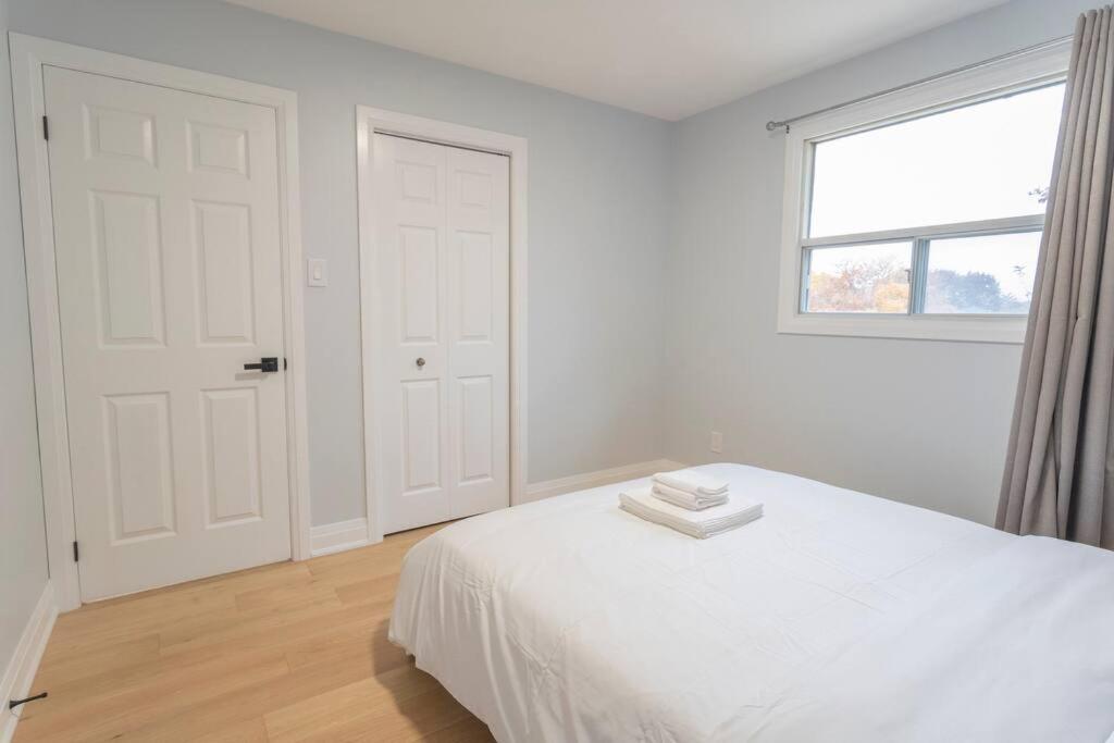 Cozy 5 bedroom house Scarborough