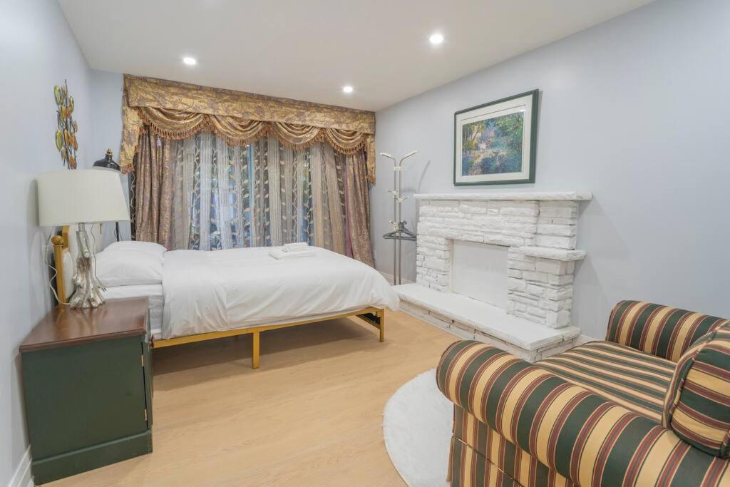 Cozy 5 bedroom house Scarborough