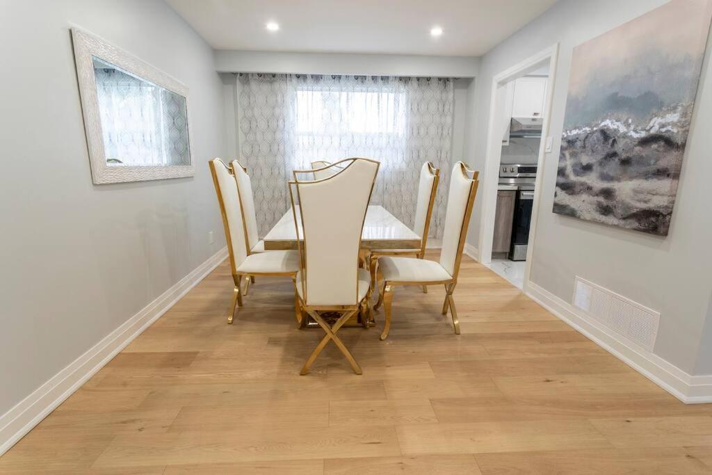 Cozy 5 bedroom house Scarborough