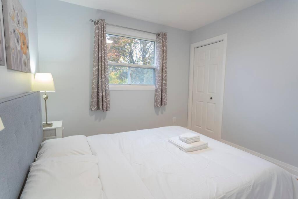Cozy 5 bedroom house Scarborough