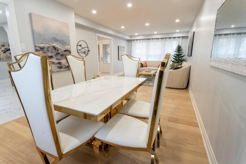 Cozy 5 bedroom house Scarborough