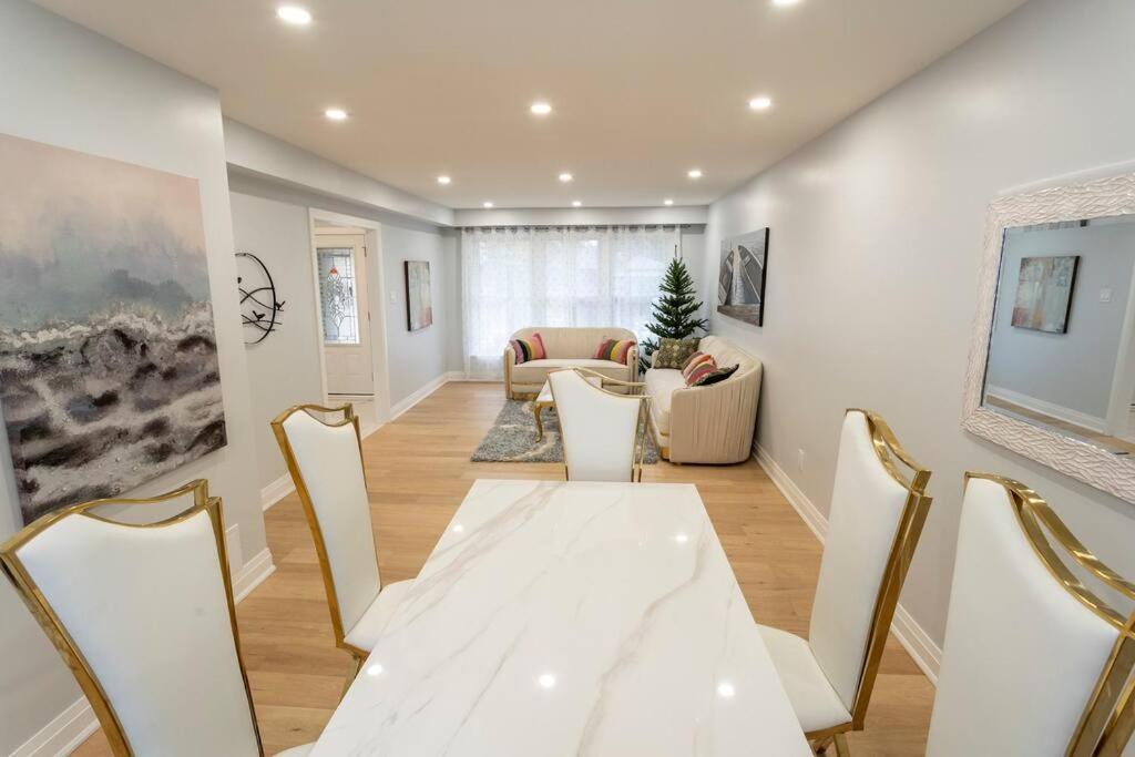 Cozy 5 bedroom house Scarborough