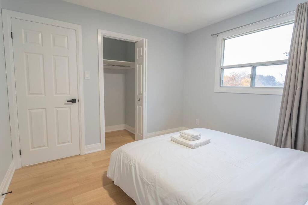 Cozy 5 bedroom house Scarborough