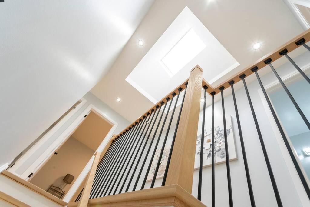 Cozy 5 bedroom house Scarborough