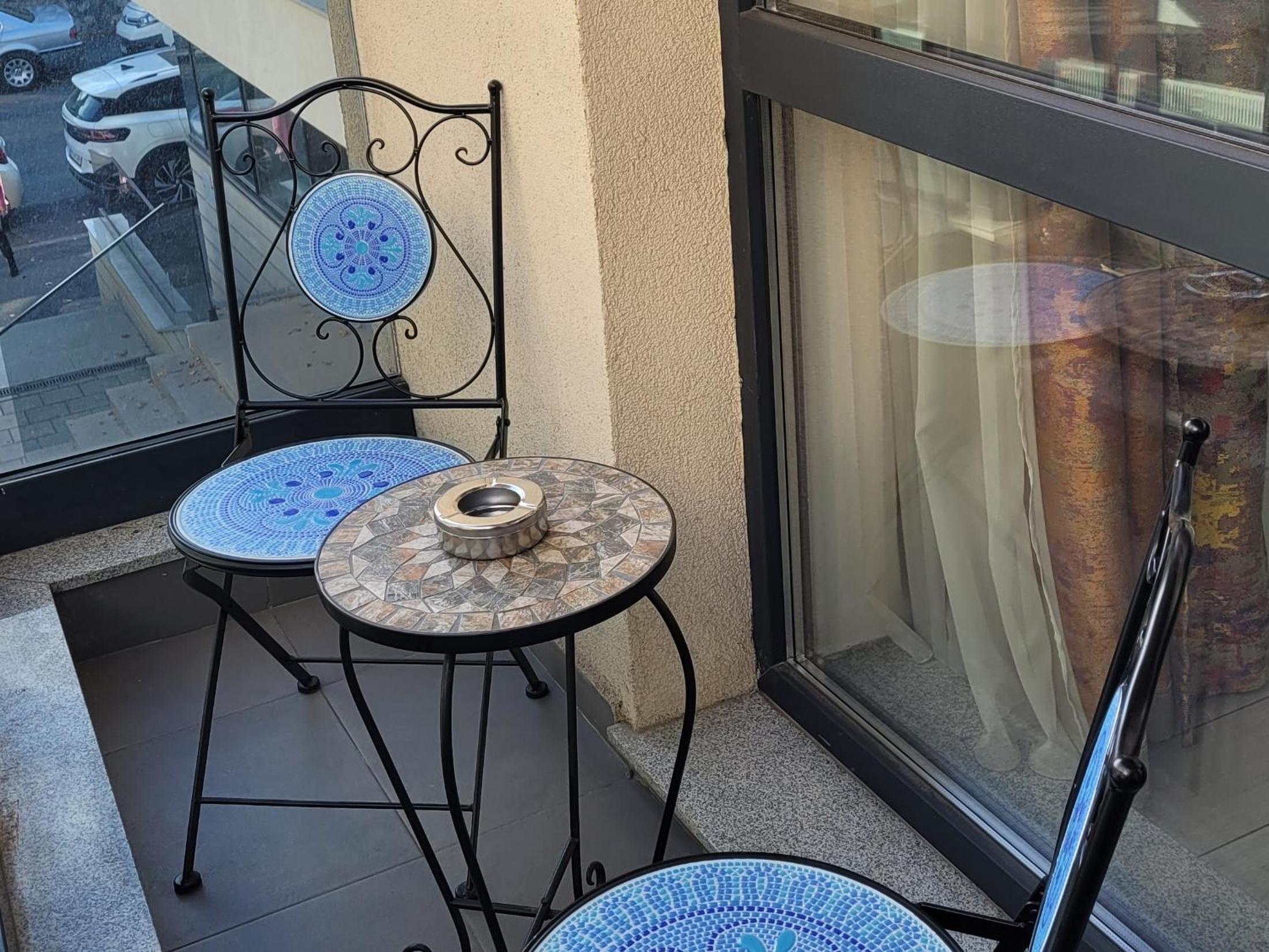 Studio 10 - Catedral Residence Bucharest - Free Parking view 3