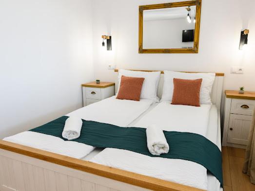 Cozy Rooms