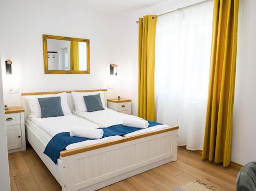 Cozy Rooms
