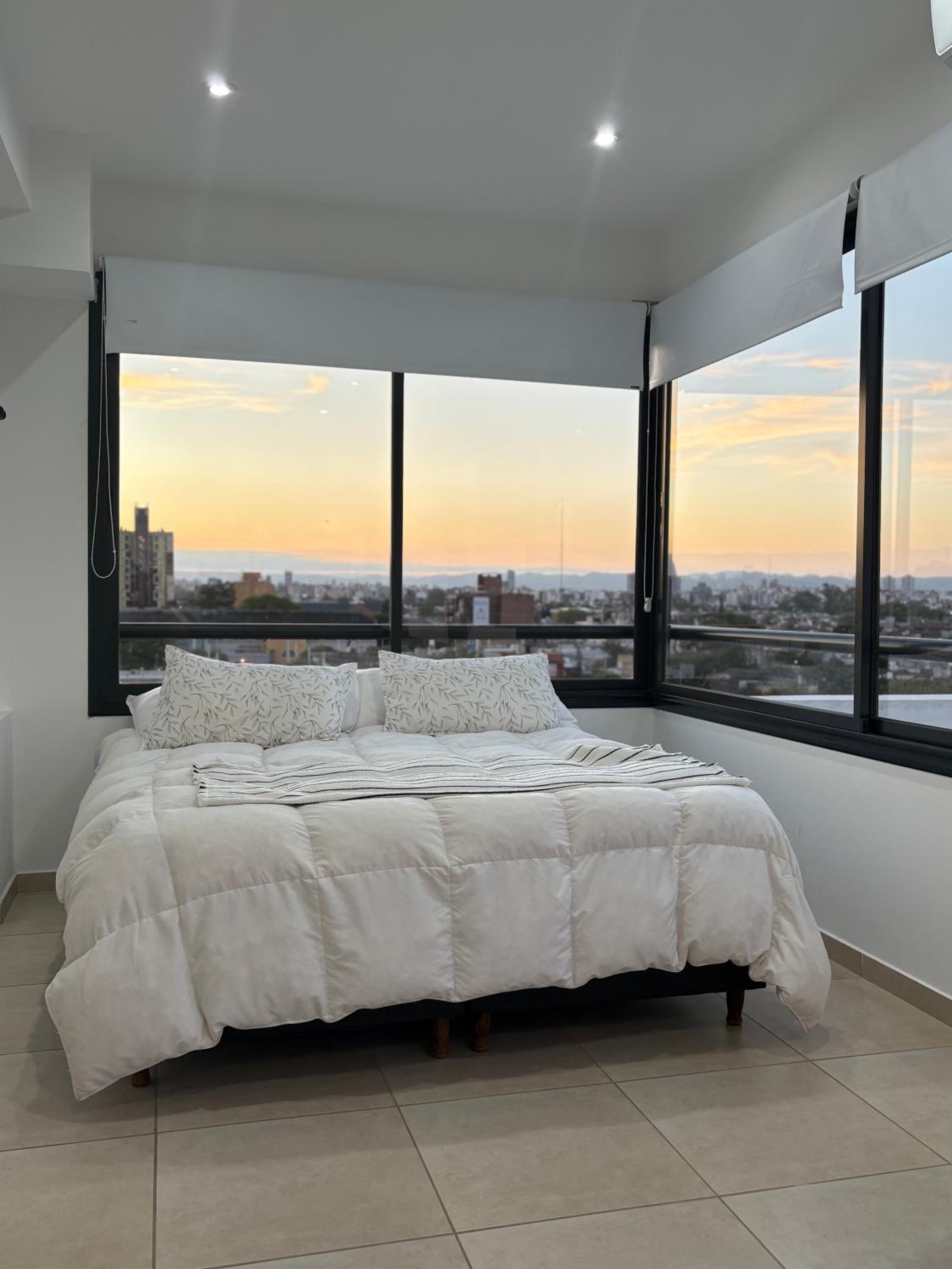 Luminosos y modernos apartamentos con cochera techada