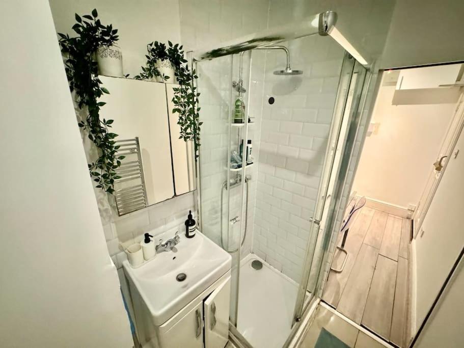 Central King's Cross Apartment - 5 Minutes to the Station