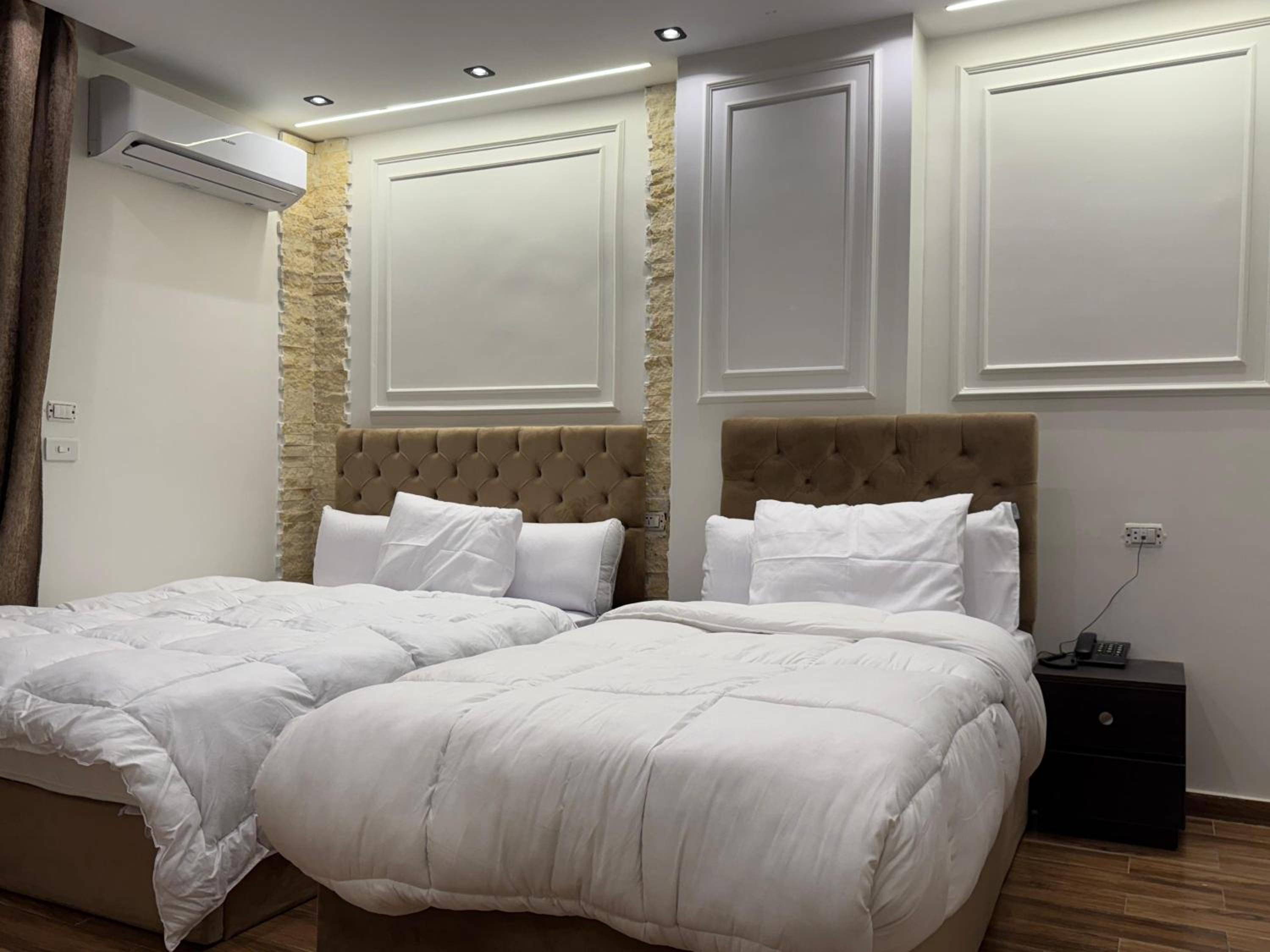New White Pyramids Inn