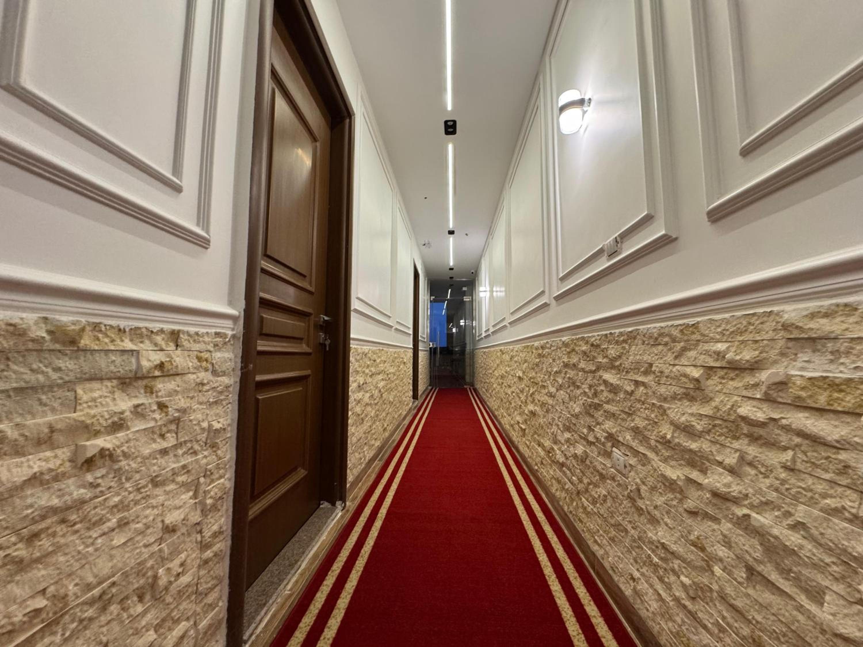 New White Pyramids Inn