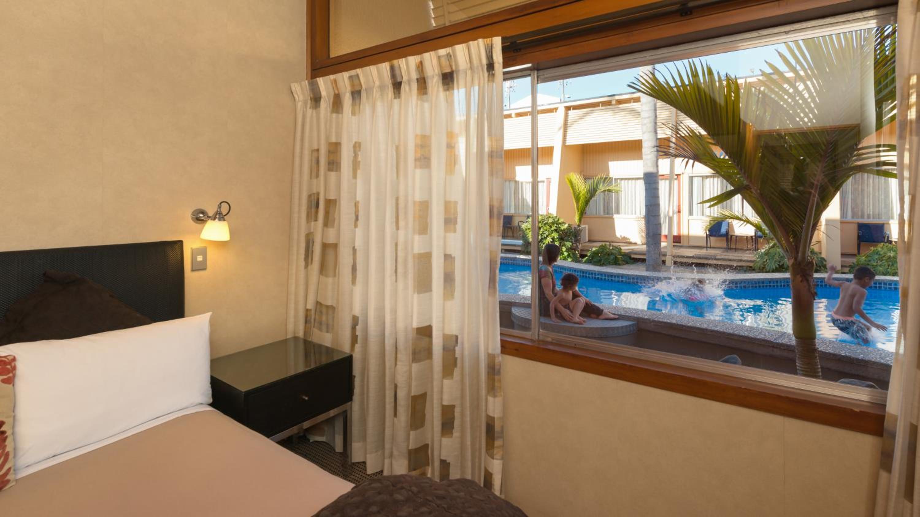 Oasis Beach Motel view 3