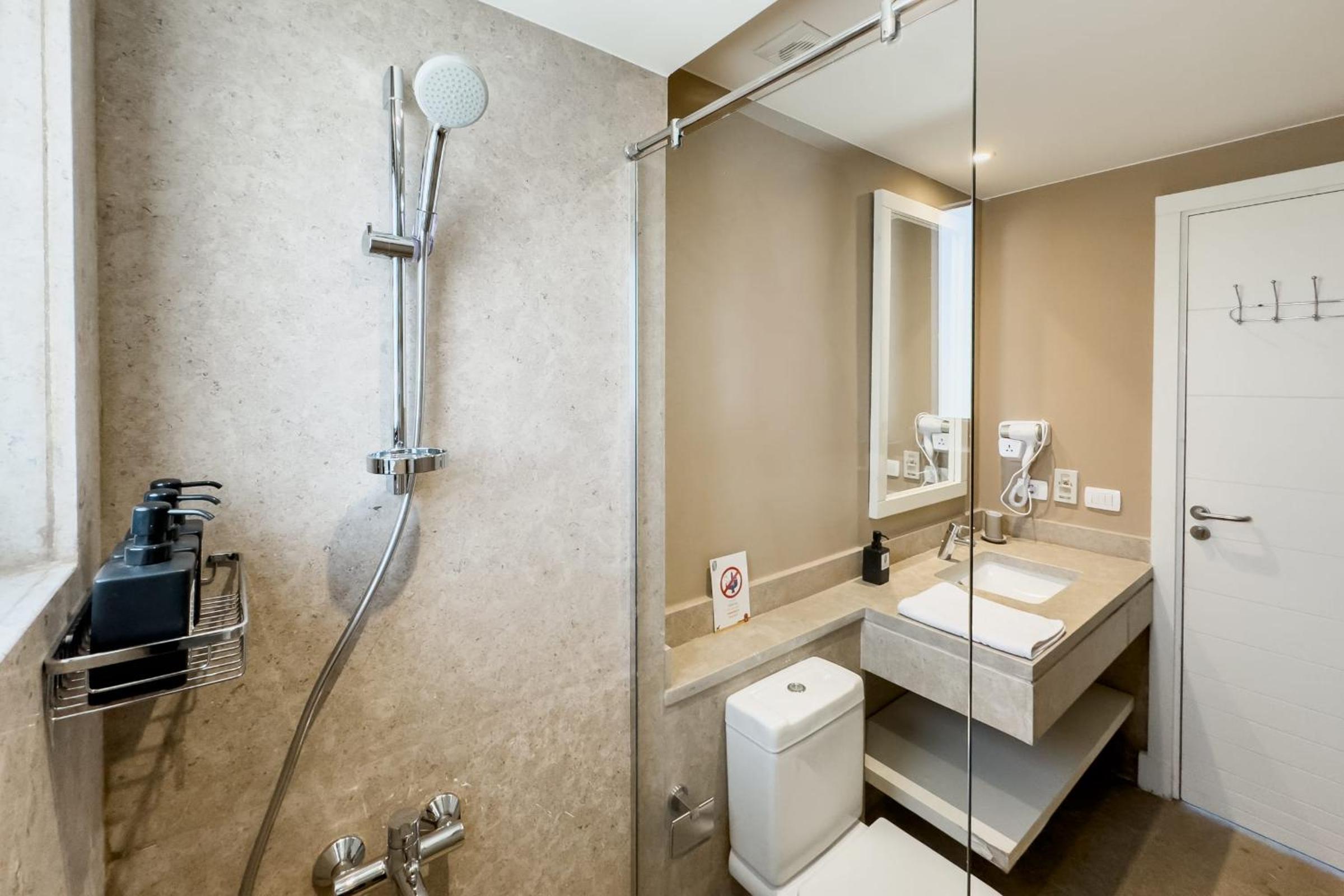 Posh & Eclectic 4 BDR Villa Fanadir Bay