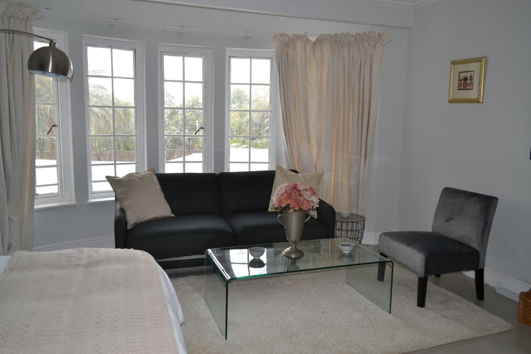 1 Woodmead Suites