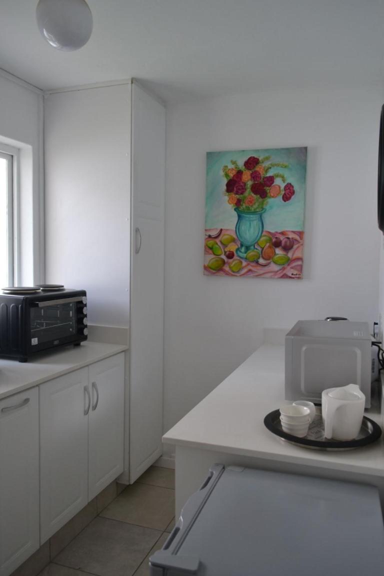 1 Woodmead Suites