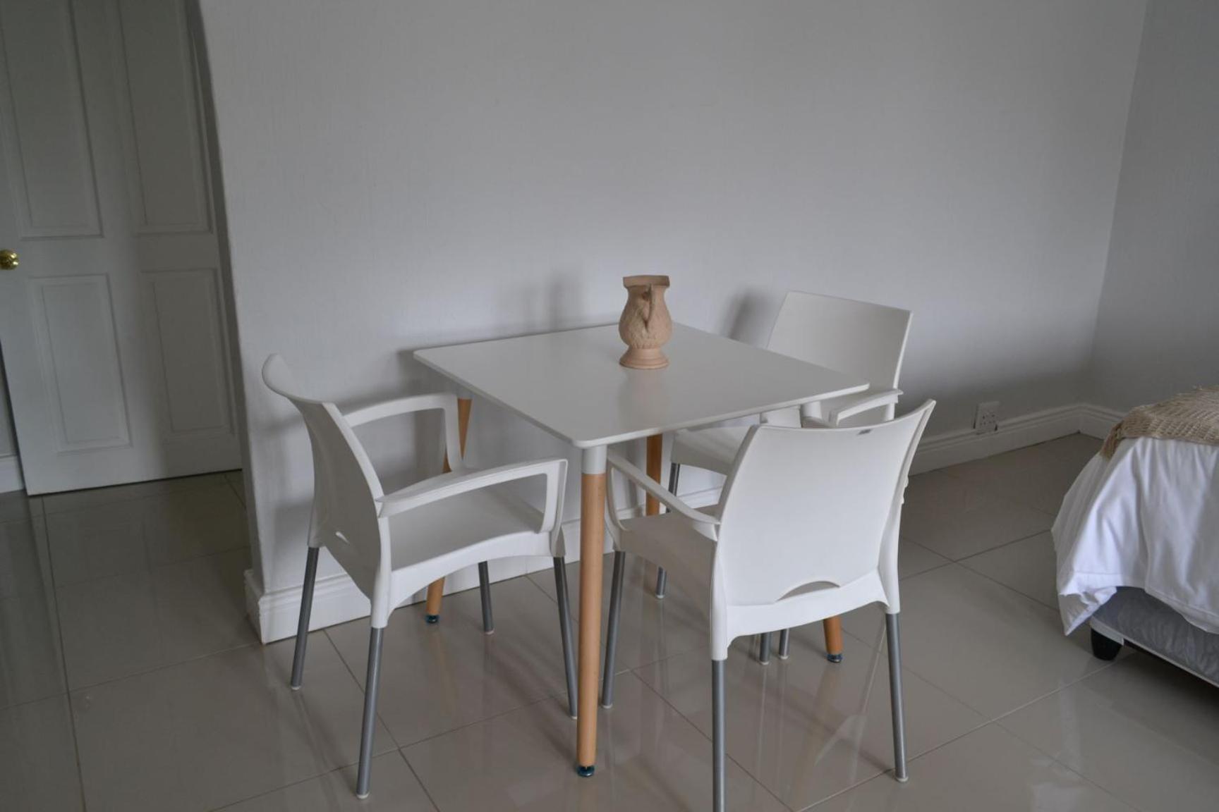 1 Woodmead Suites
