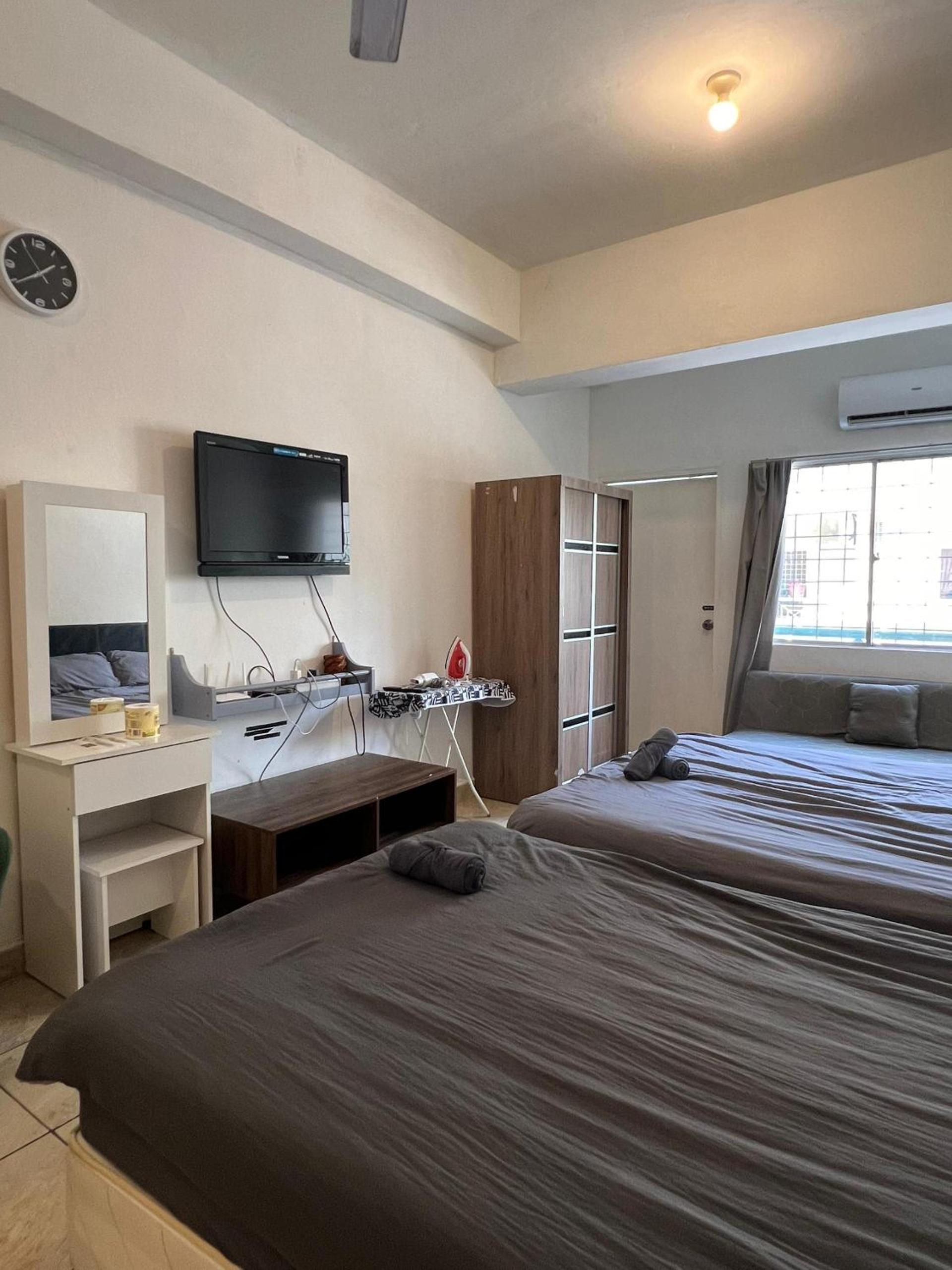 Kota Kinabalu City Centre Api Api Apartment 1 BEDROOM 4-5PAX Family Room with Balcony photo 2