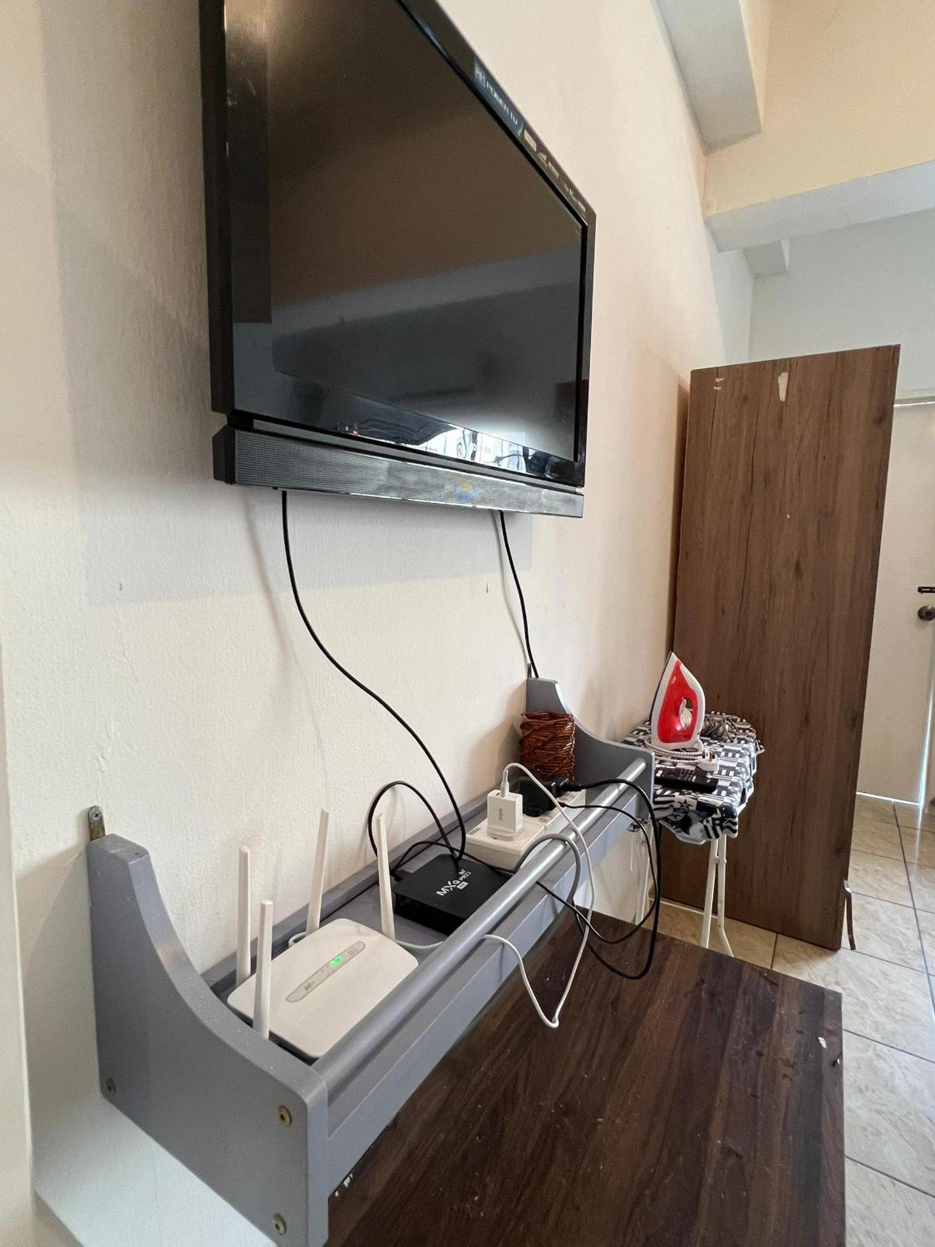 Kota Kinabalu City Centre Api Api Apartment 1 BEDROOM 4-5PAX Family Room with Balcony photo 4